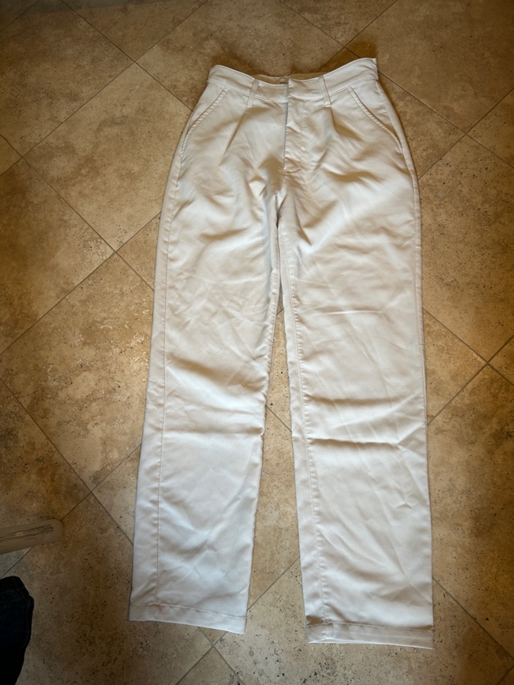 Abercrombie & Fitch Off- White High-Rise Pleated Chinos